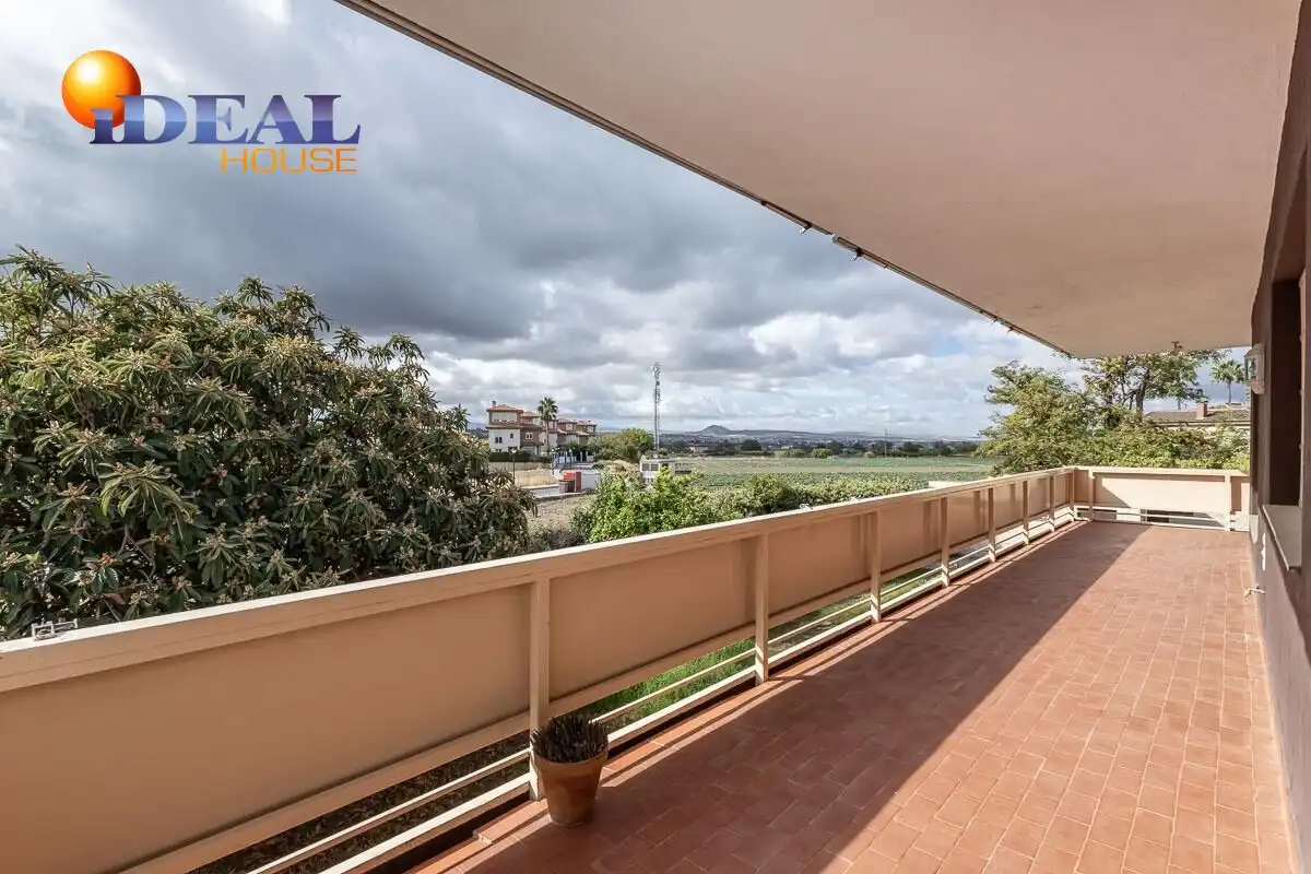Casa con terrazza in vendita a Avenida HUETOR VEGA, imagen 4
