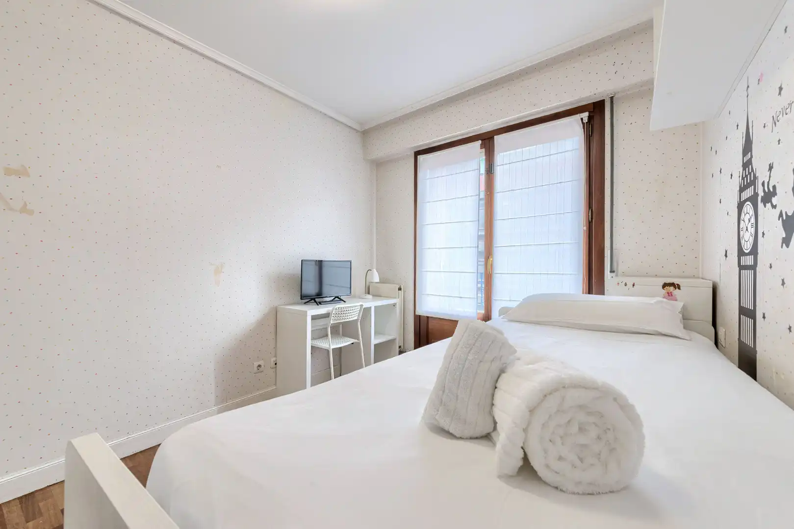 Bedroom of Flat for rent in Bilbao   with Heating, Furnished and Oven
