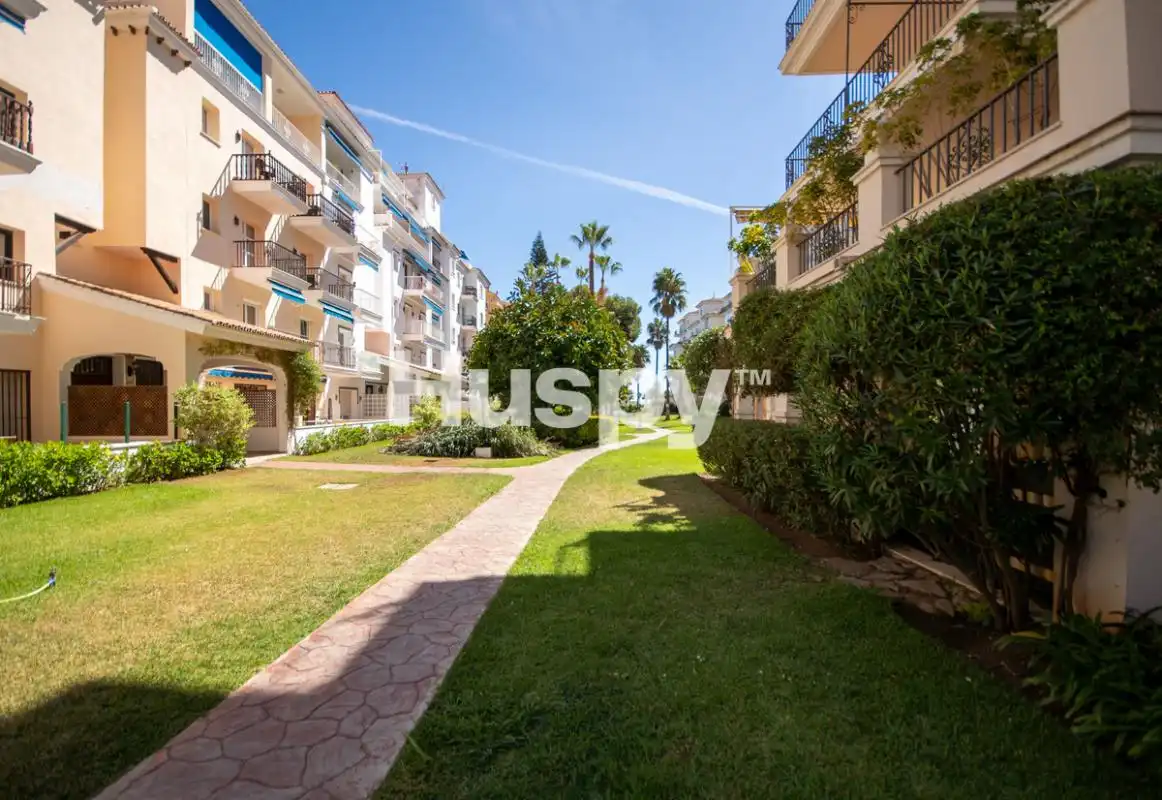 Außenansicht von Wohnung zur Miete in Nueva Andalucía