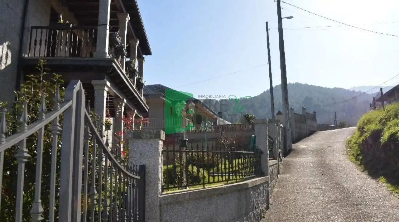 Exterior view of Houses for sale in Padrenda  with Heating, Private garden and Parquet flooring