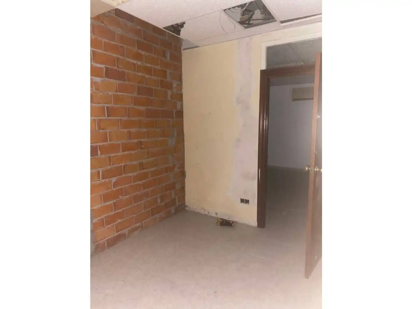 Business premises for sale in Calle de Mossèn Joan Batalla, imagen 9