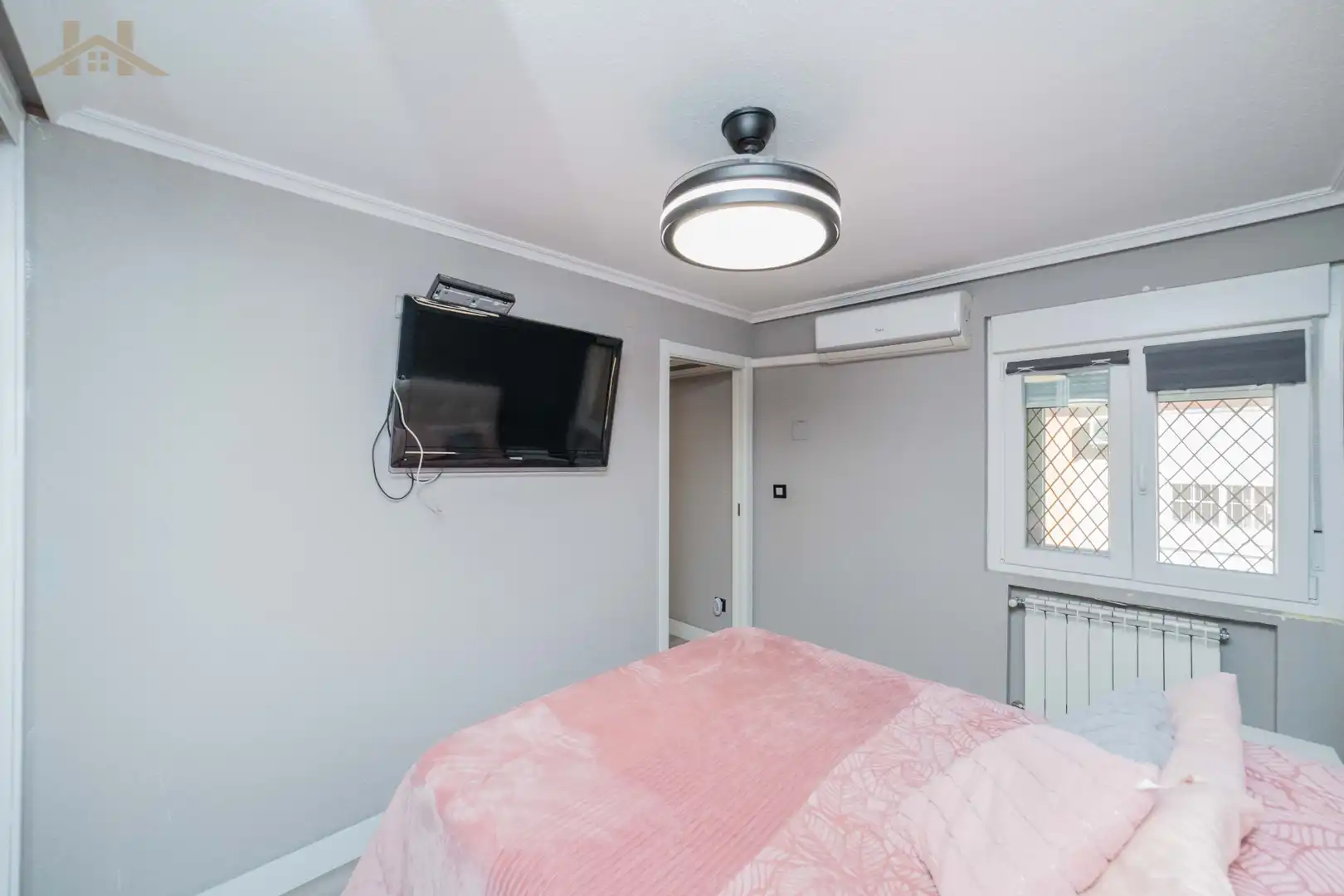 Bedroom of Flat for sale in Madrid  with Air Conditioner and Heating