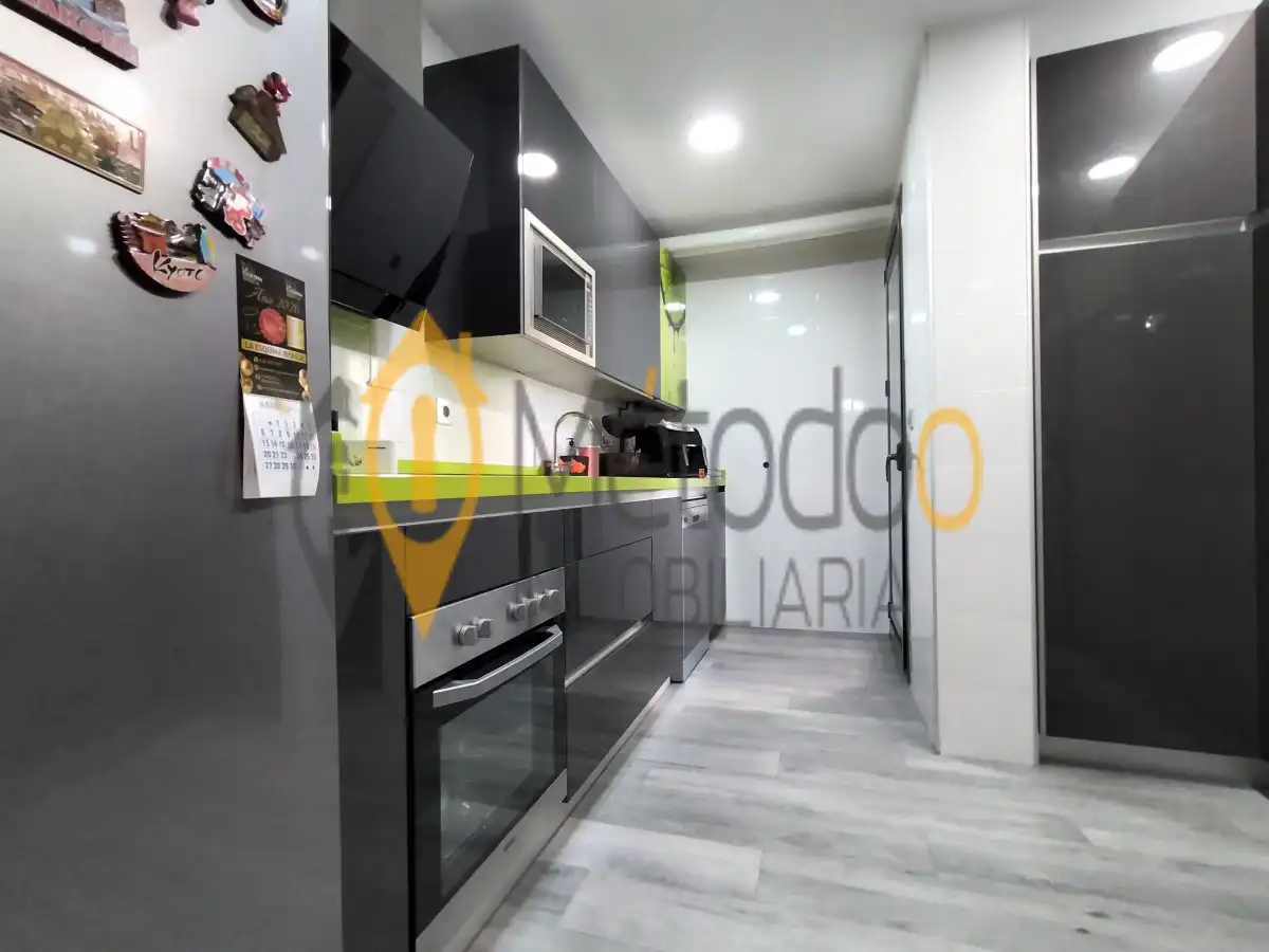 Cocina de Piso en venta en Sevilla con Aire acondicionado, Calefacción y Jardín privado