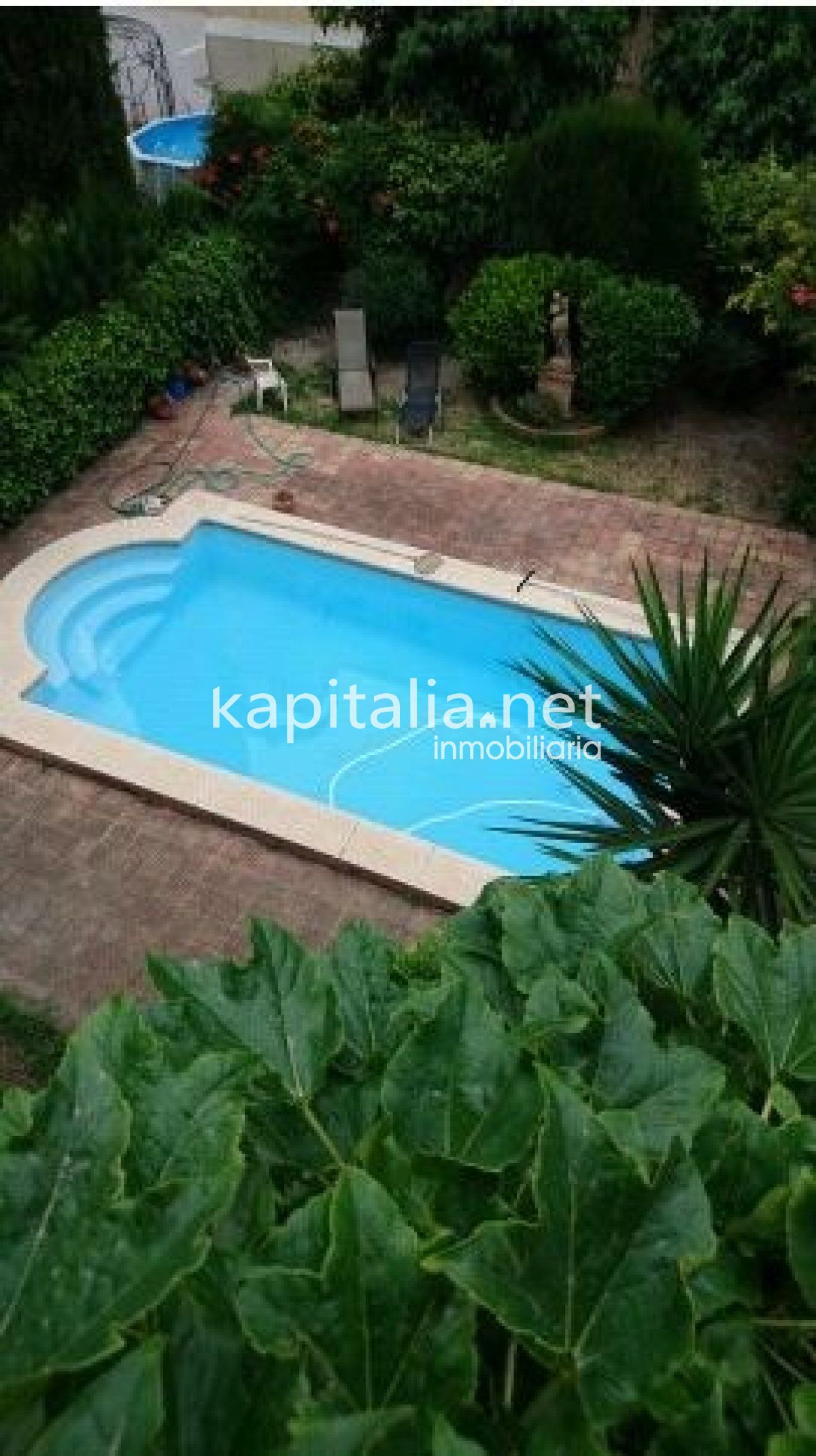 Piscina de Casa adosada en venda en Ontinyent amb Aire condicionat, Calefacció i Jardí privat
