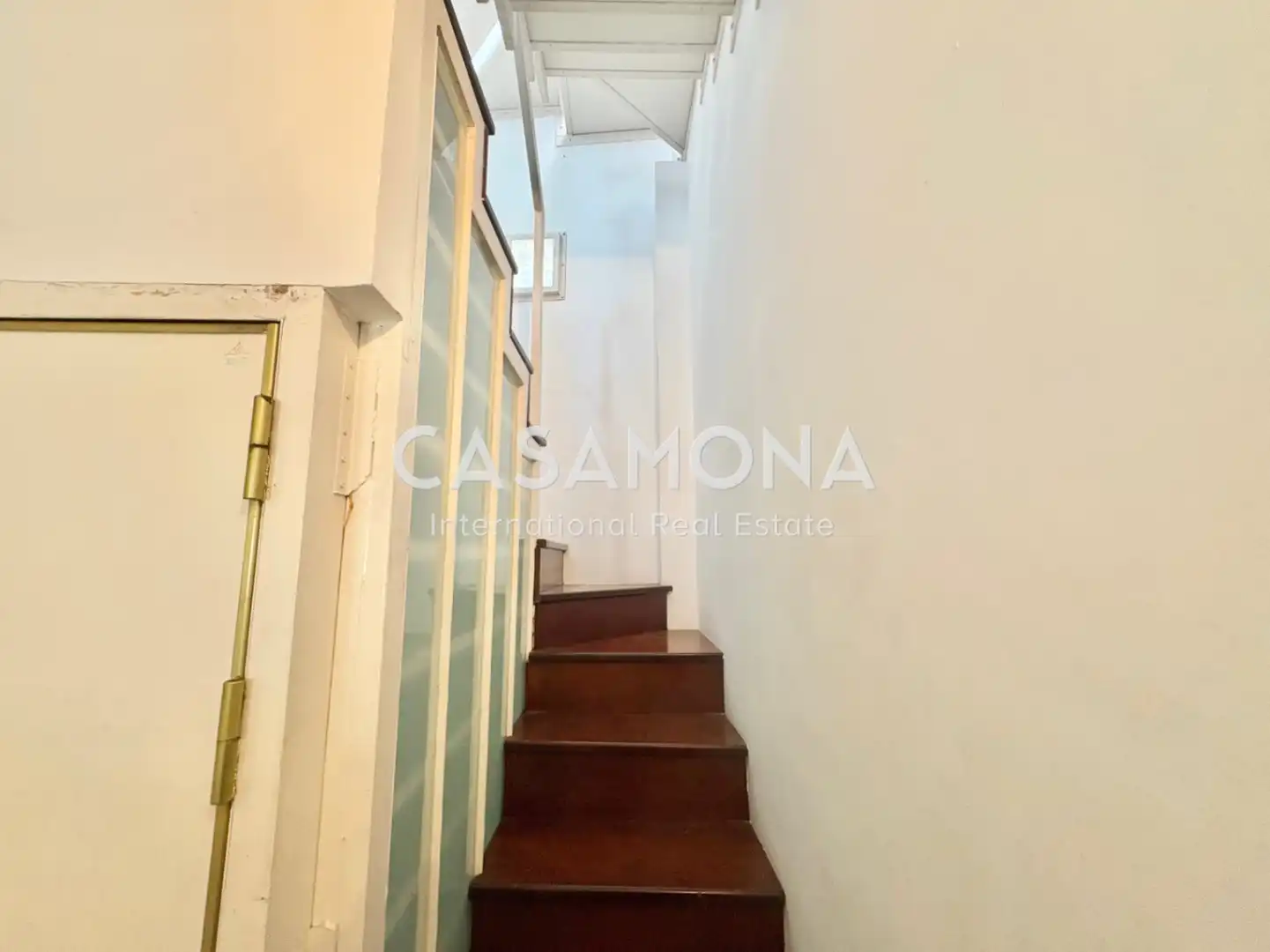 Maisonette zum Verkauf in Barcelona mit Klimaanlage, Terrasse und Balkon