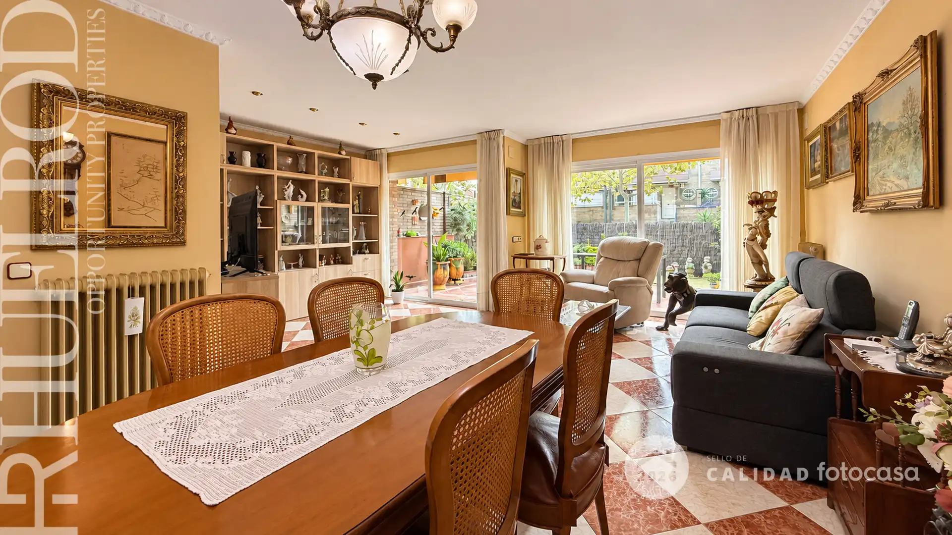 Comedor de Casa adosada en venta en Cerdanyola del Vallès con Aire acondicionado, Calefacción y Jardín privado
