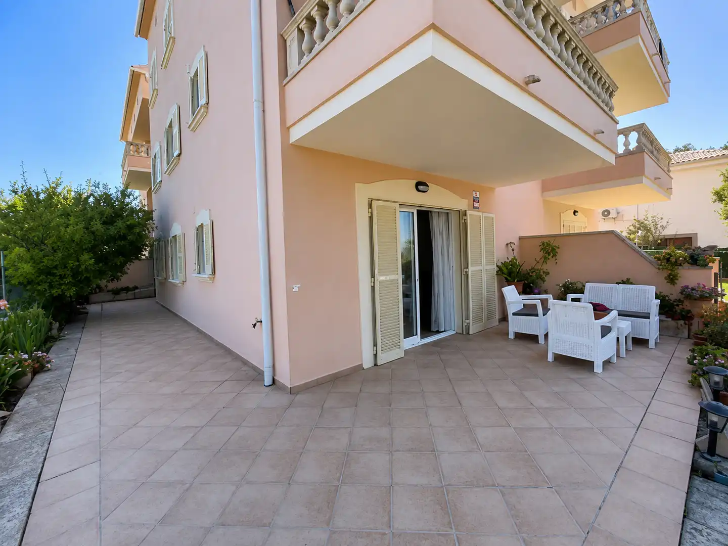 Terrasse von Erdgeschoss zum Verkauf in Santa Margalida mit Klimaanlage, Heizung und Privatgarten