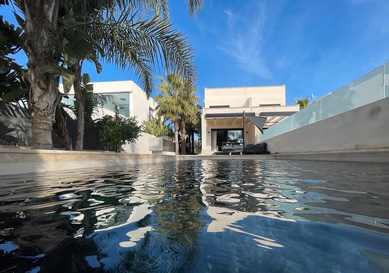 Exterior view of Single-family semi-detached for sale in Llucmajor  with Air Conditioner, Private garden and Terrace