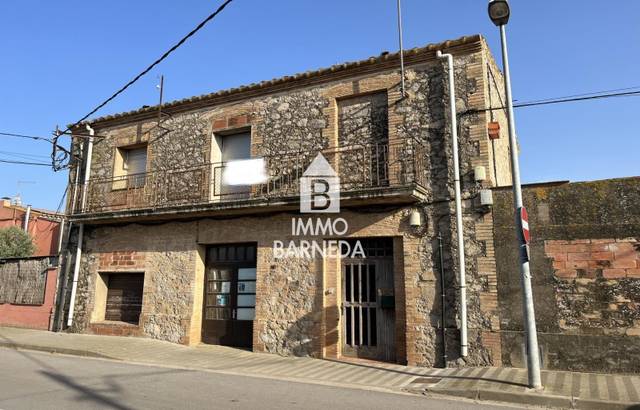 Casa-chalet en Venta en AMPLE en Vilamacolum