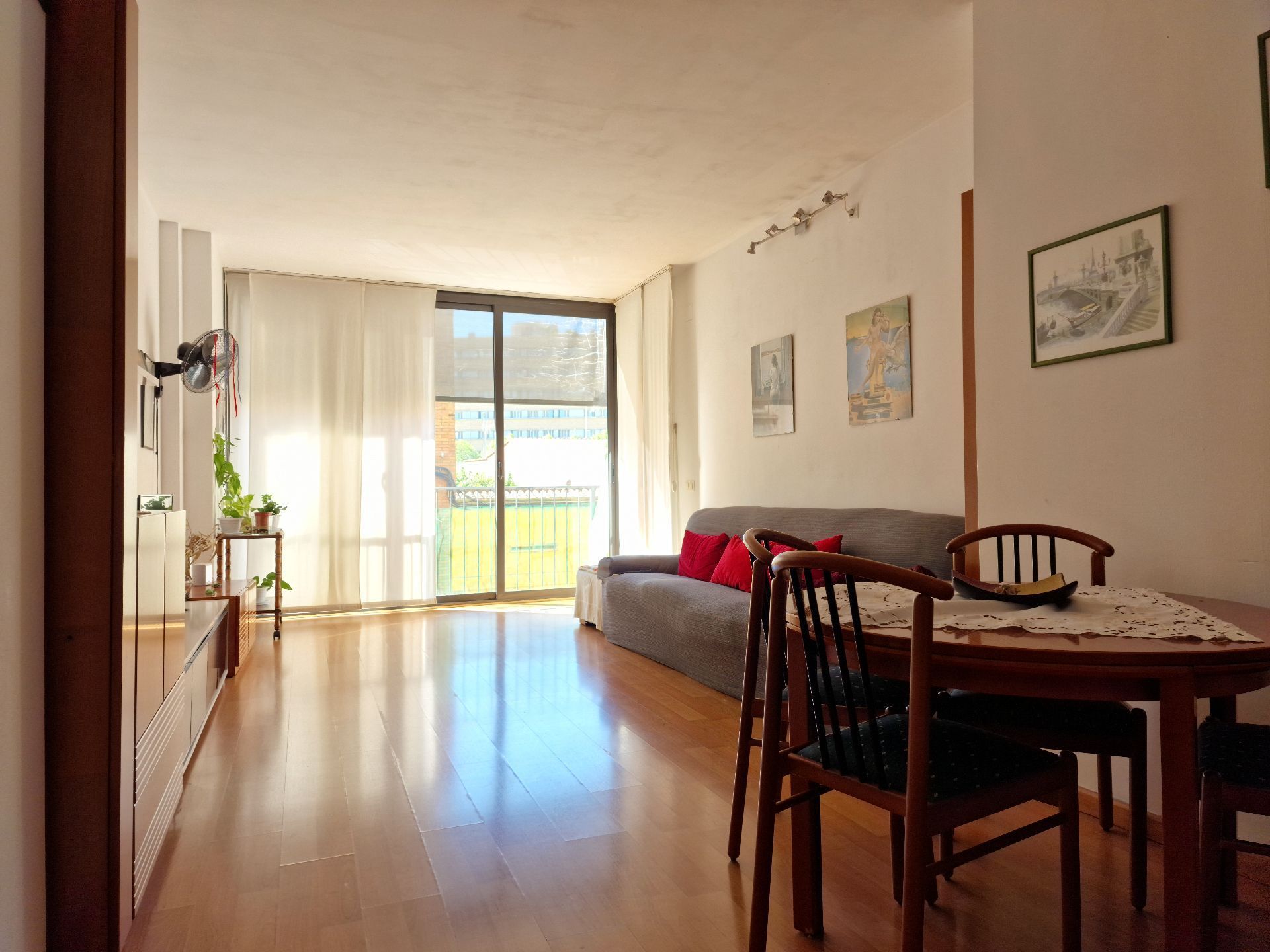Sala d'estar de Pis en venda en Girona Capital amb Calefacció i Terrassa
