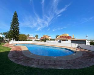 Piscina de Planta baixa en venda en Sanlúcar de Barrameda amb Terrassa i Piscina comunitària
