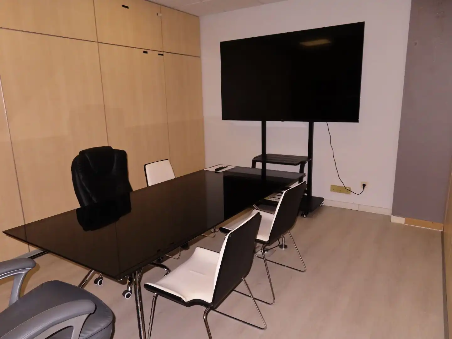 Büro zur Miete in Madrid mit Klimaanlage, Heizung und Möbliert