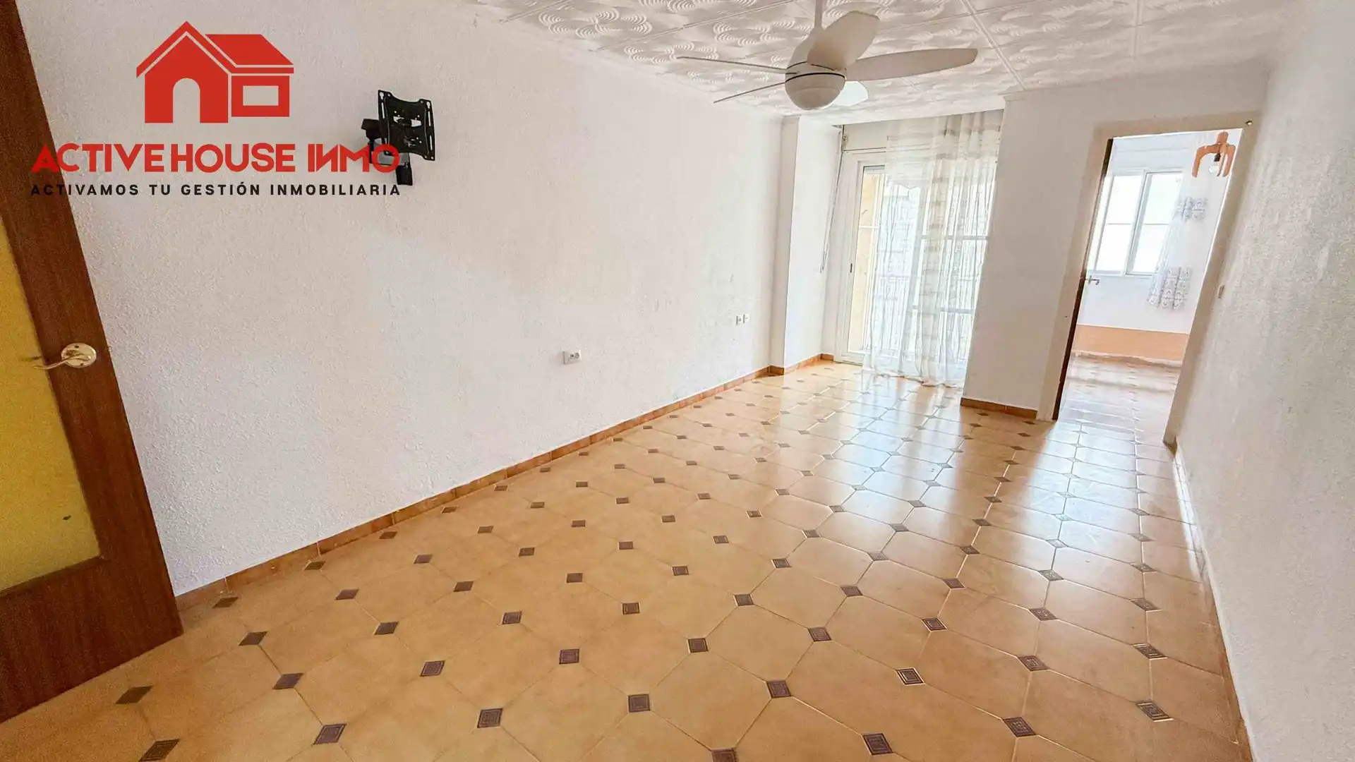 Piso con terraza en venta en Carrer del Marquès de Valterra, imagen 2