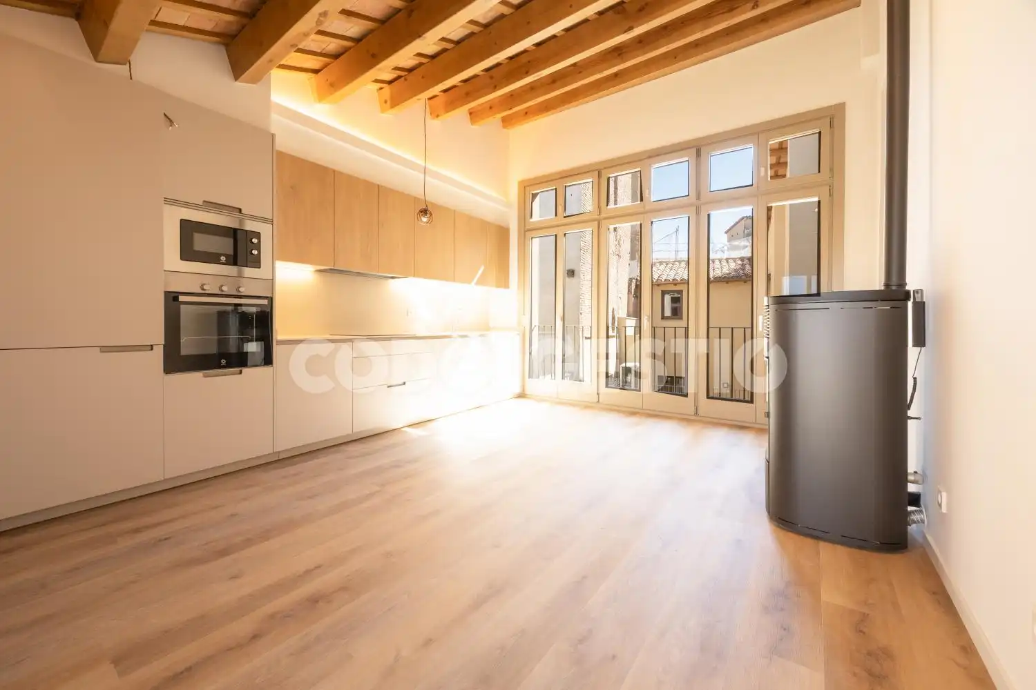 Flat for rent in Escales, Centre