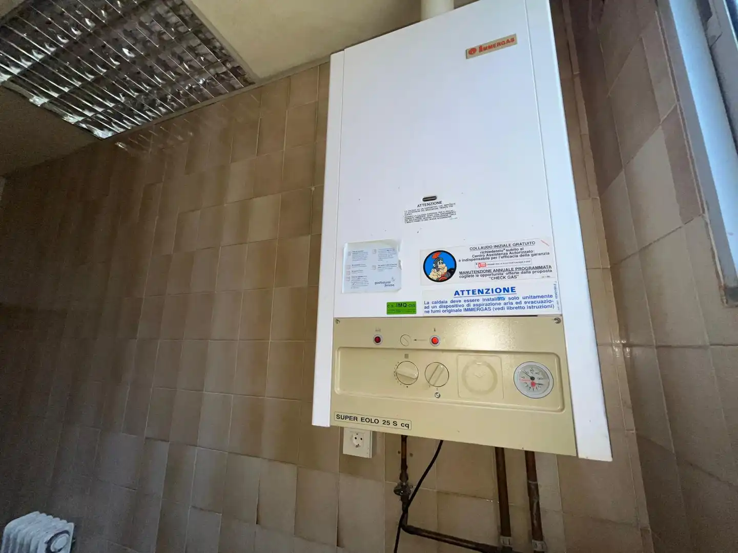 Badezimmer von Geschaftsraum zur Miete in Tudela de Duero mit Heizung und Parkett