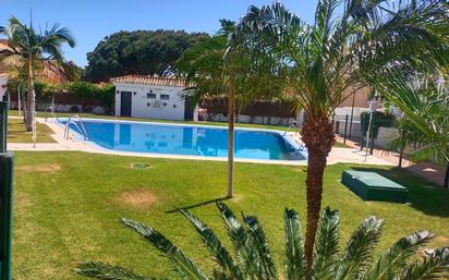 Piscina de Apartament en venda en Chiclana de la Frontera amb Jardí privat, Terrassa i Piscina comunitària