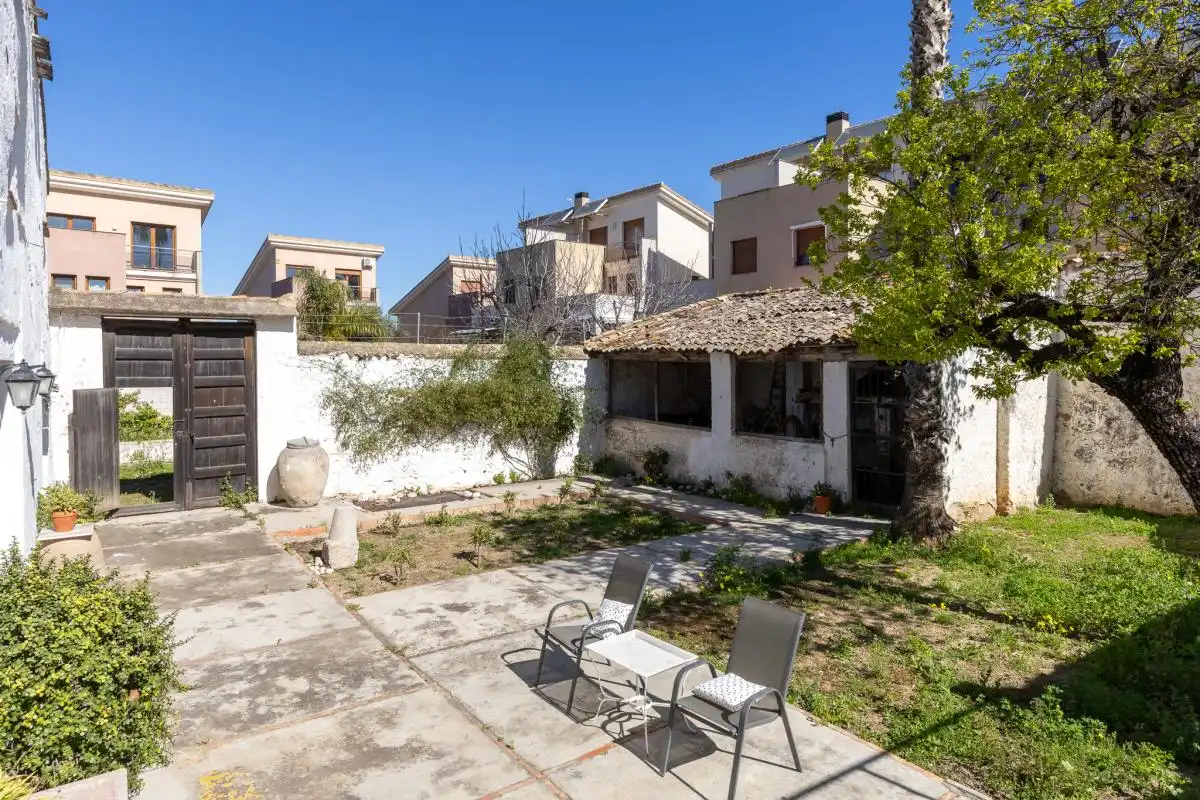 Houses for sale in Carrer ľ Alqueria de les Torres, Park Nord - Casona