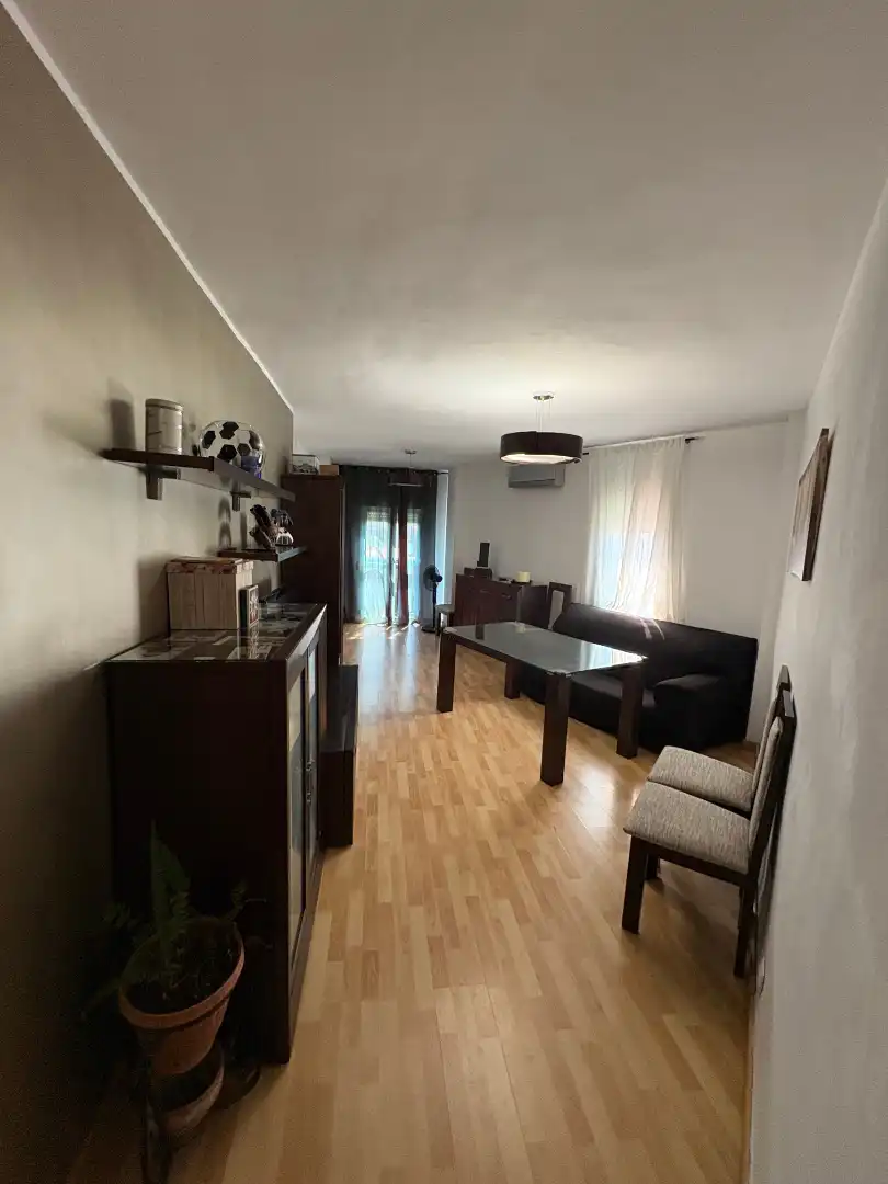 Sala de estar de Piso en venta en Mairena del Aljarafe con Calefacción, Parquet y Balcón