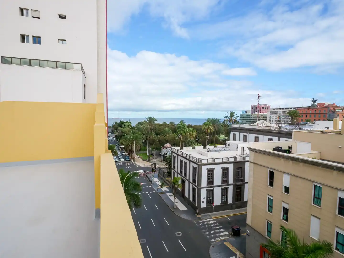 Vista exterior de Pis en venda en Las Palmas de Gran Canaria amb Terrassa, Traster i Balcó