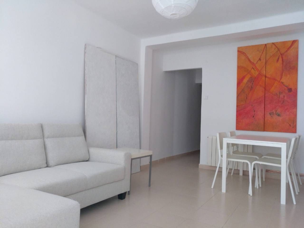 Sala de estar de Piso en venta en Castellón de la Plana / Castelló de la Plana con Calefacción y Amueblado