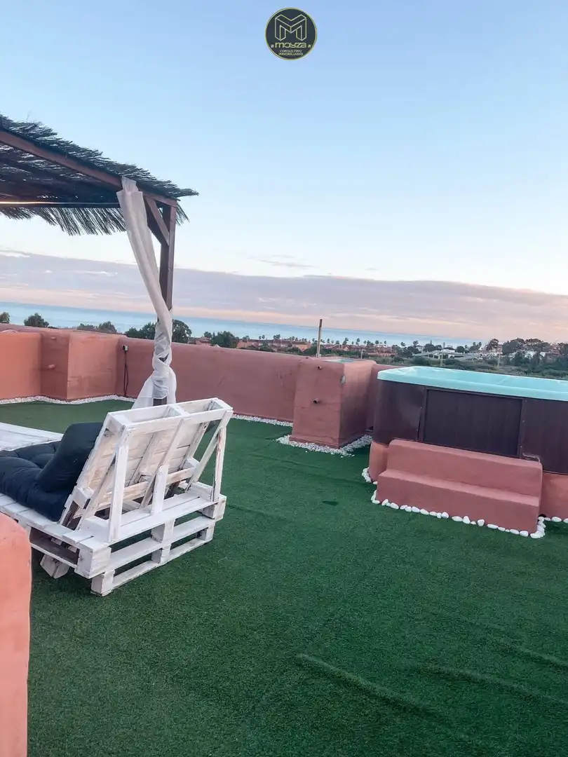 Penthouse with pool for sale in El Castillo