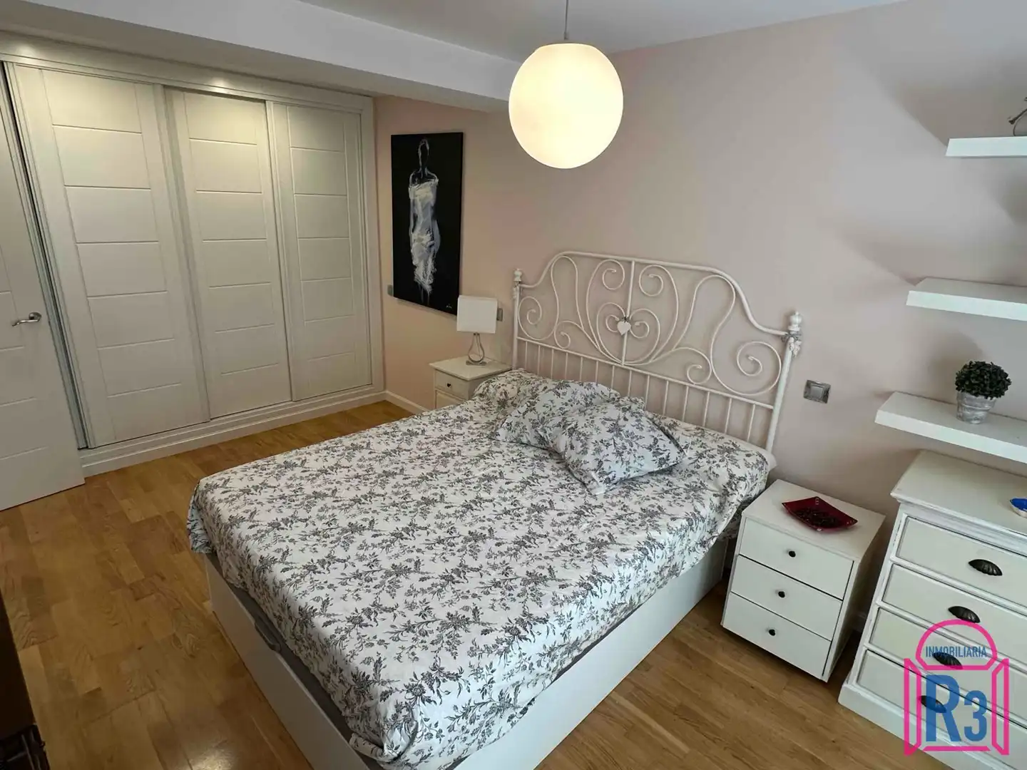 Habitación de Apartamento de alquiler en León Capital  con Calefacción y Amueblado