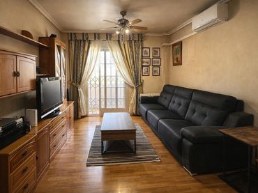 Wohnung mit Balkon zum Verkauf in Calle TEODORO BERNAL 6