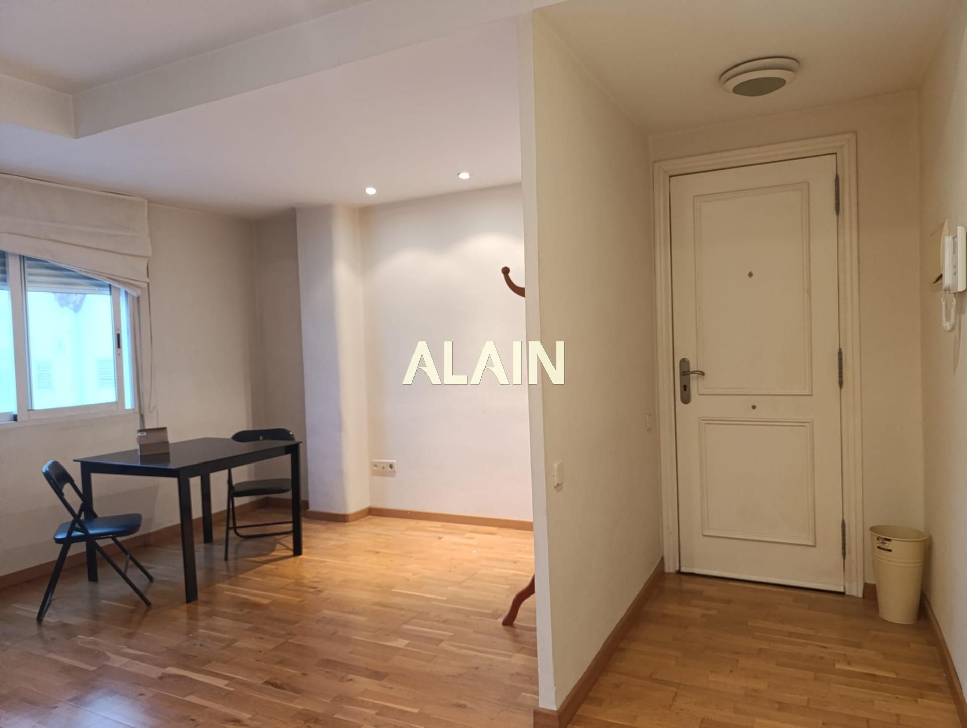 Bedroom of Flat for sale in  Valencia Capital