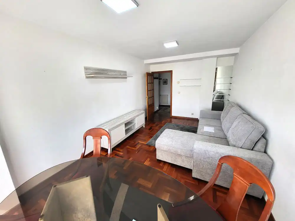 Living room of Flat for rent in Vigo   with Heating, Parquet flooring and Storage room