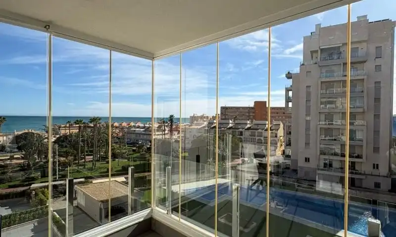 Apartamento con terraza en venta en Avenida de los Daneses