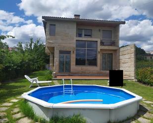 Piscina de Casa o xalet de lloguer en Ourense Capital  amb Piscina i Balcó