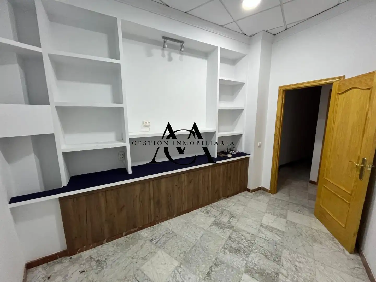Oficina en venta en Lucena