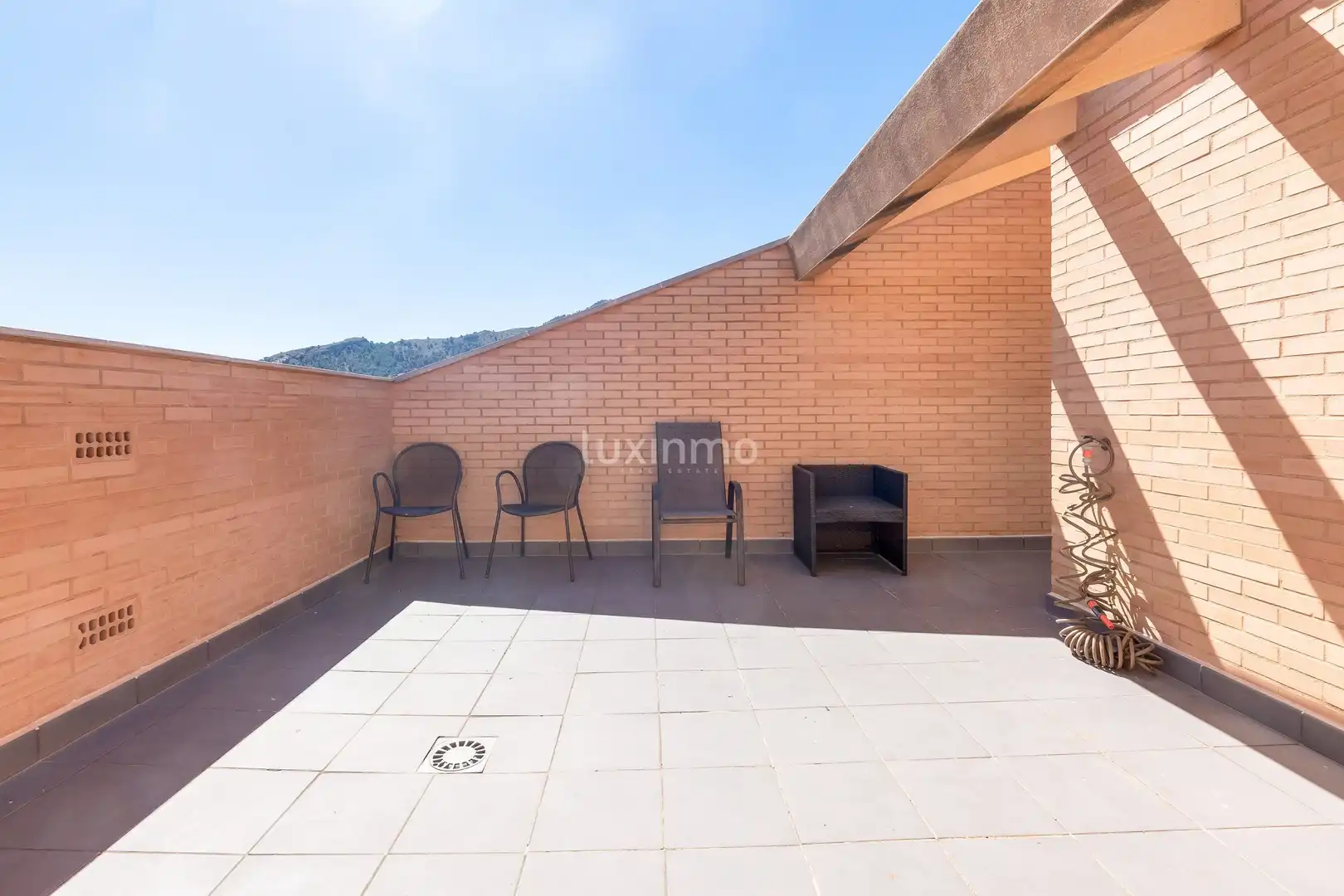 Terraza de Ático en venta en L'Alfàs del Pi con Aire acondicionado, Calefacción y Jardín privado