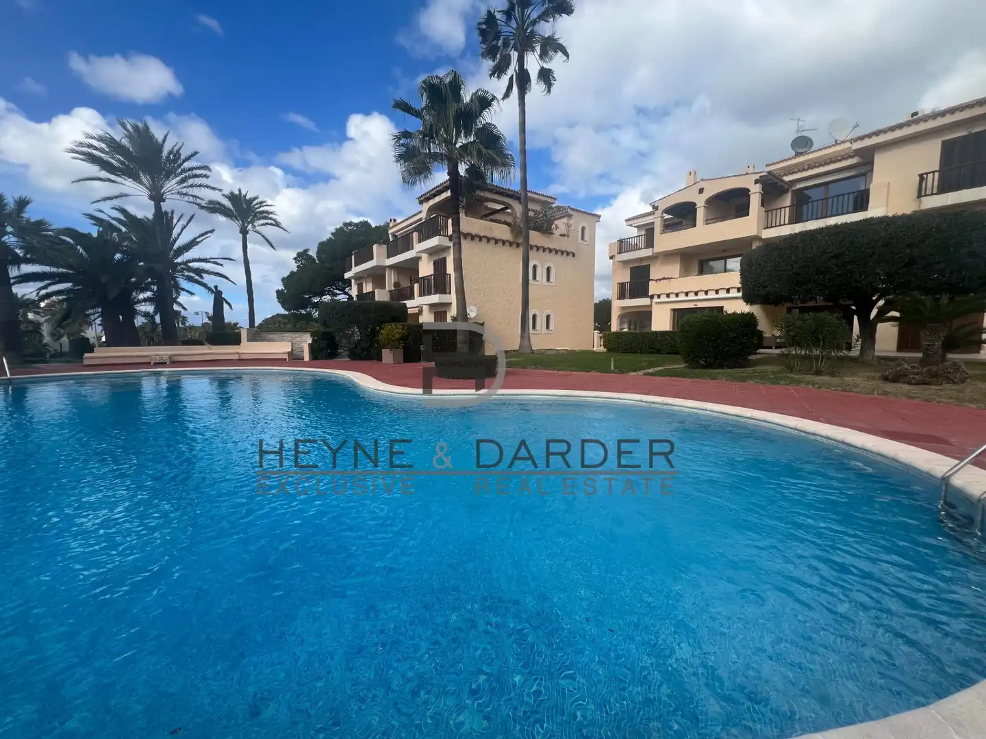 Vista exterior de Apartament de lloguer en Calvià amb Aire condicionat, Jardí privat i Terrassa