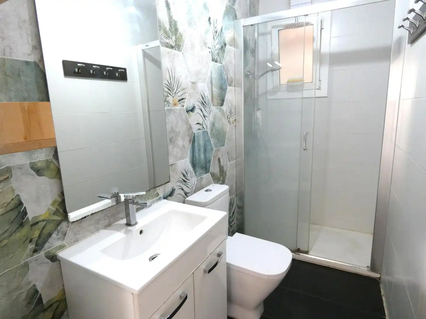 Baño de Ático en venta en Barcelona con Calefacción, Parquet y Terraza