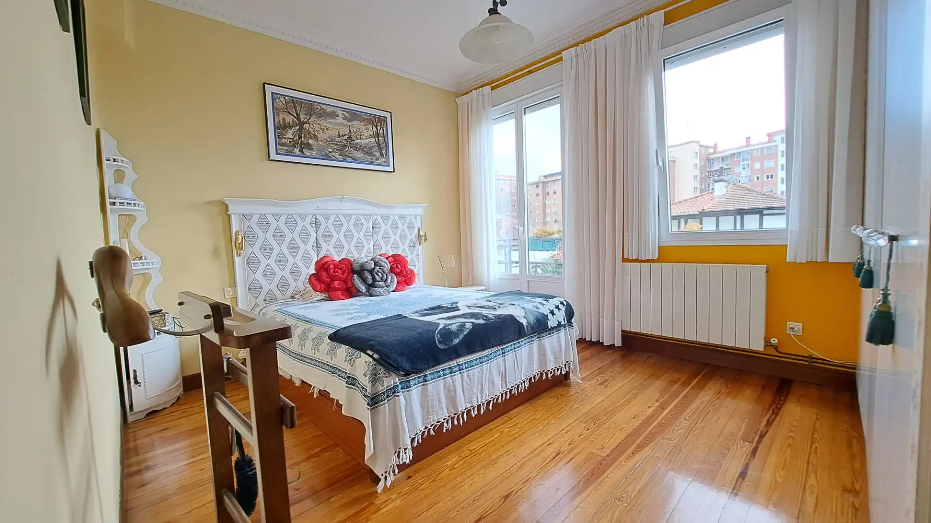 Dormitori de Casa o xalet en venda en Bilbao  amb Calefacció, Jardí privat i Terrassa