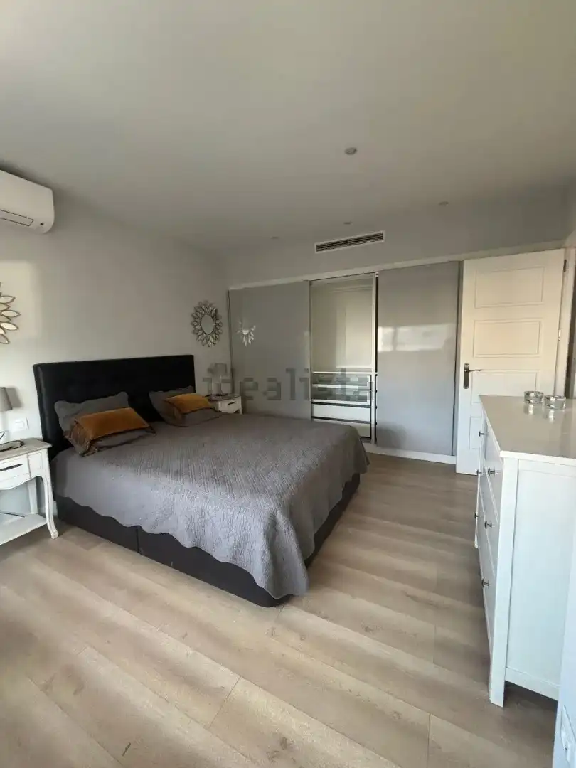 Bedroom of Flat for rent in Madrid  with Air Conditioner, Heating and Storage room