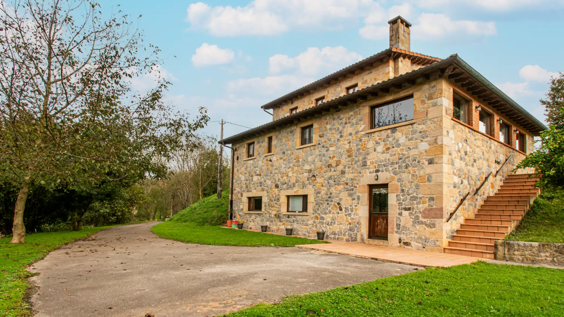 Vista exterior de Casa o chalet en venta en Villafufre con Jardín privado y Amueblado