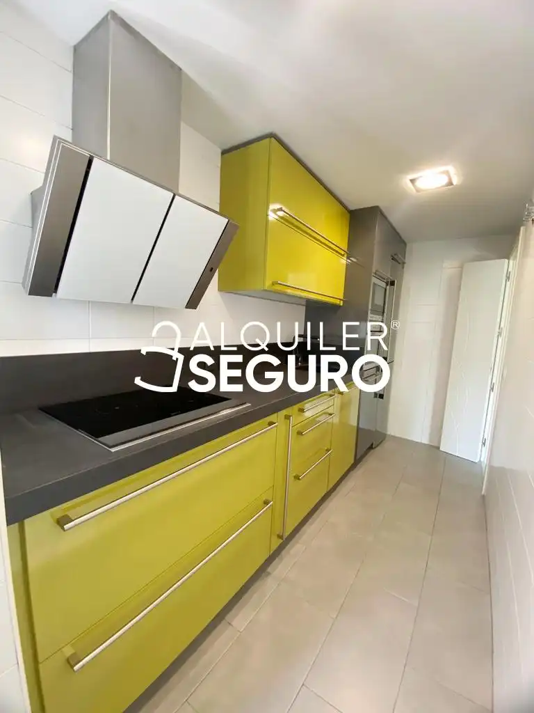 Kitchen of Flat for rent in Madrid  with Air Conditioner, Heating and Terrace