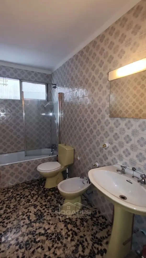 Baño de Piso en venta en Vigo  con Parquet, Trastero y Balcón