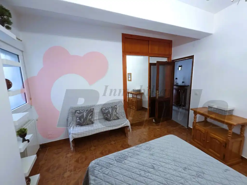 Schlafzimmer von Wohnungen zur Miete in Lugo mit Möbliert