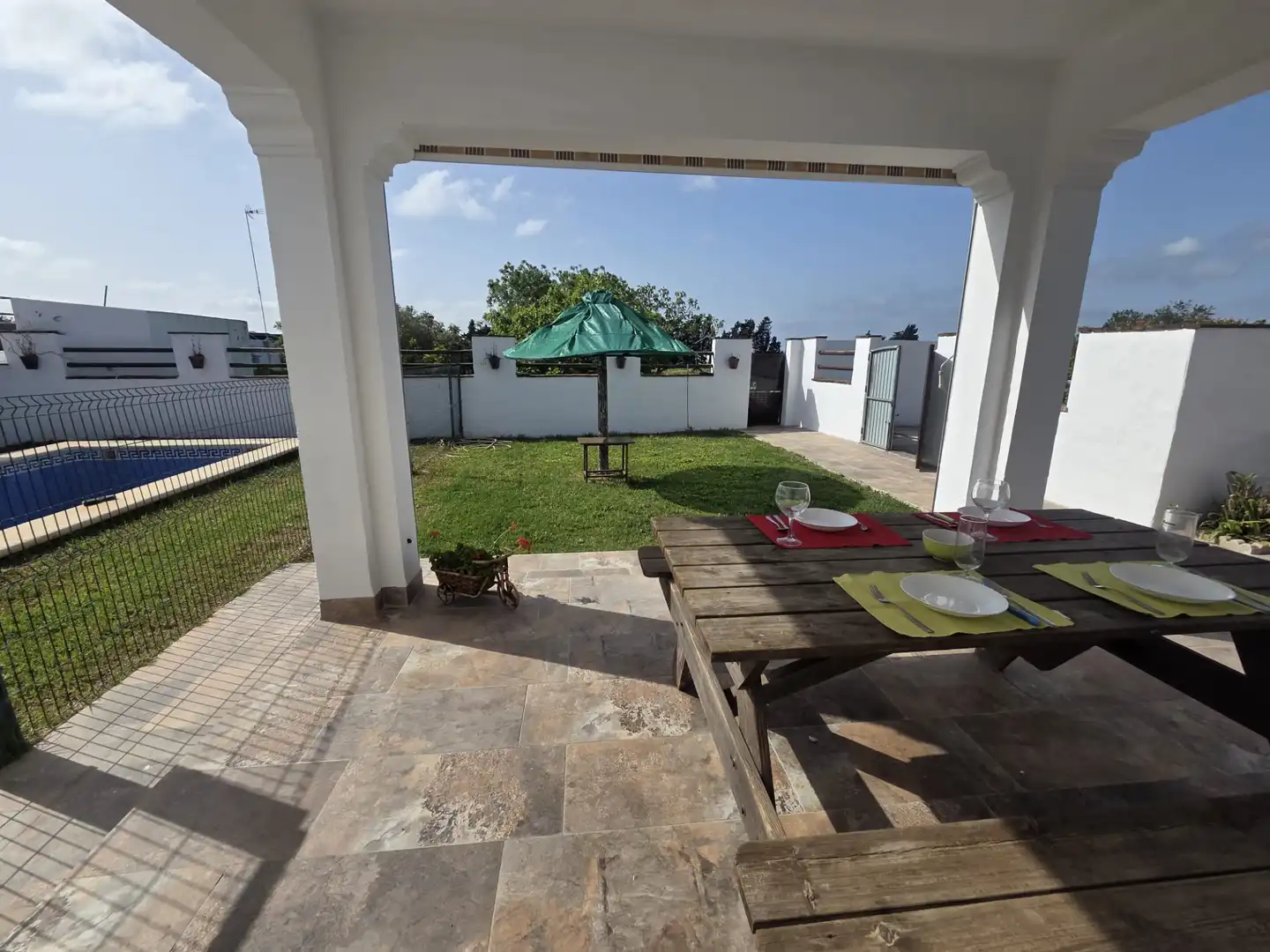 Terrassa de Casa o xalet de lloguer en Conil de la Frontera amb Aire condicionat, Jardí privat i Piscina