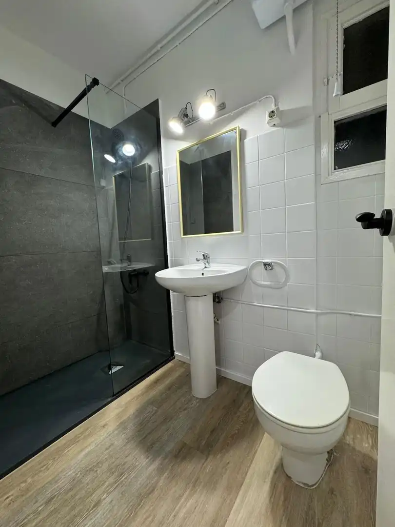 Bathroom of Apartments for rent in Tortosa  with Air Conditioner and Furnished