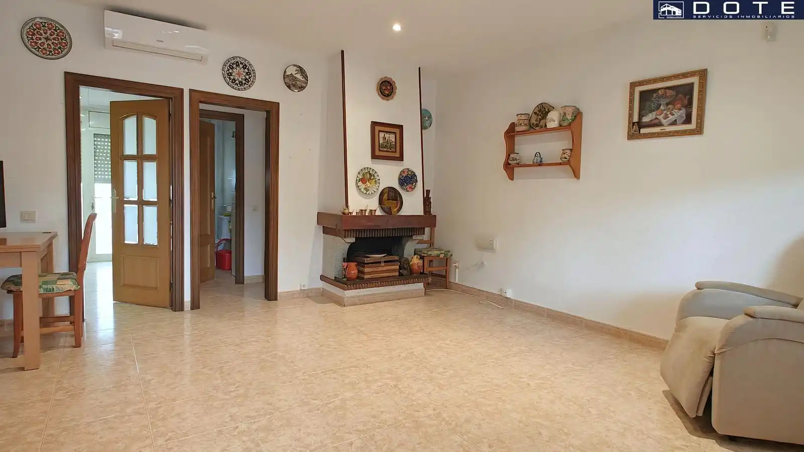 Sala de estar de Casa adosada en venta en Creixell con Terraza, Trastero y Alarma