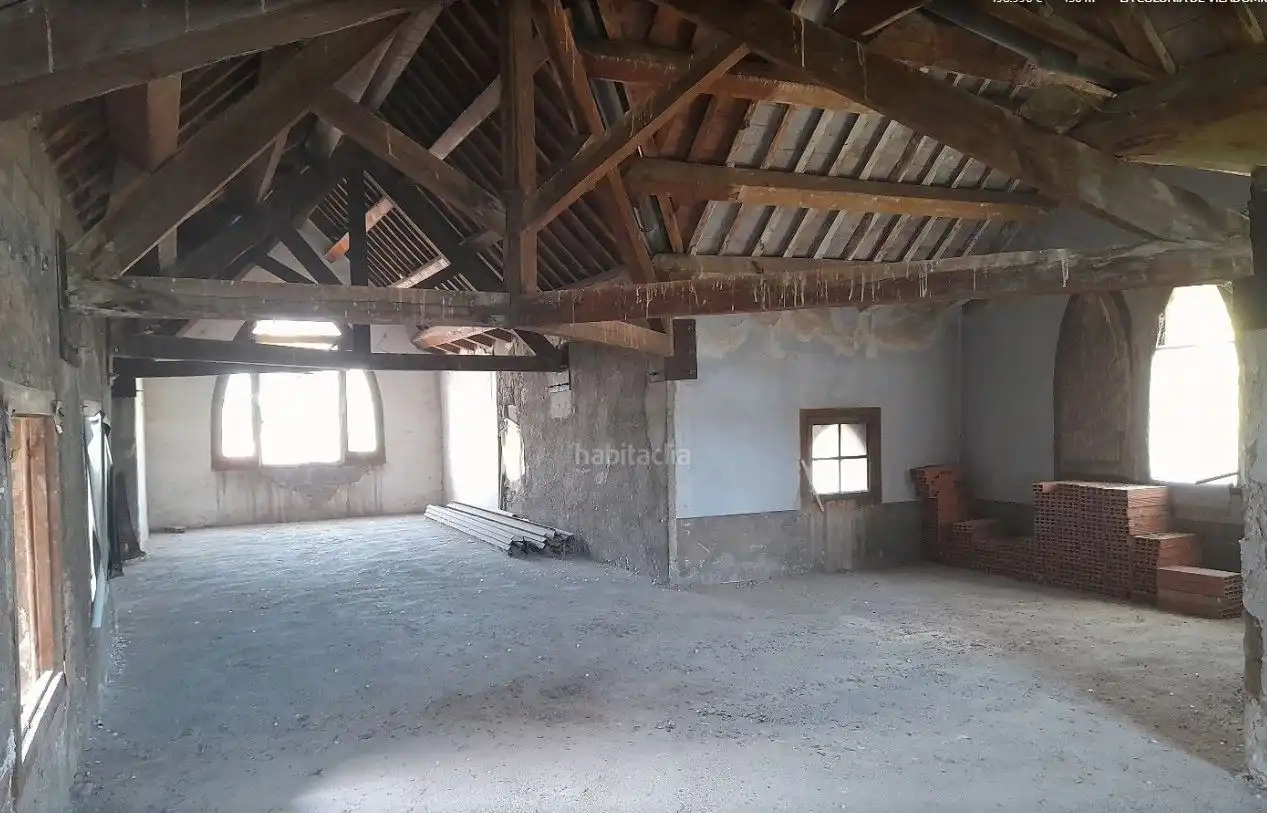 Buildings for sale in Gironella