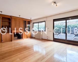 Living room of Single-family semi-detached to rent in  Madrid Capital  with Heating, Private garden and Storage room