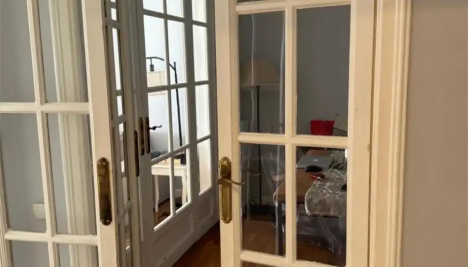 Wohnung zum Verkauf in Barcelona mit Heizung, Parkett und Ofen