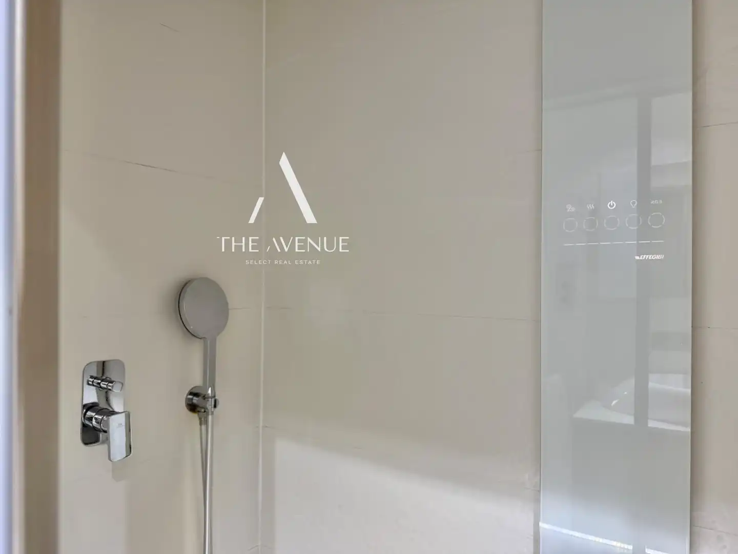 Bathroom of Flat for sale in Madrid  with Air Conditioner, Heating and Parquet flooring