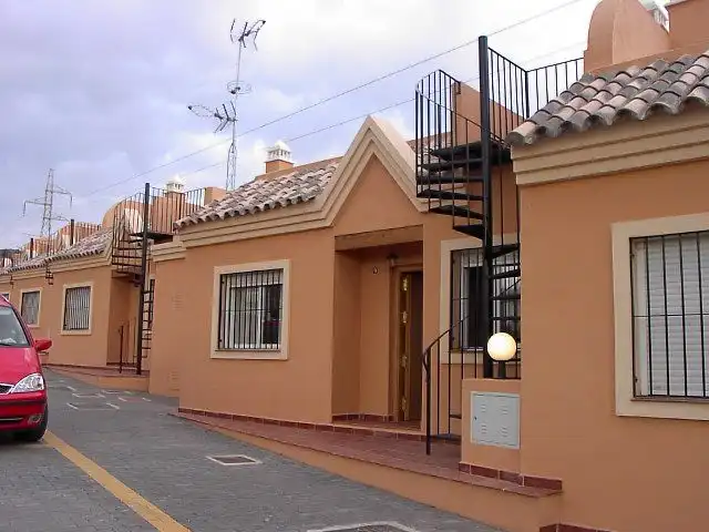 Maison mitoyenne avec piscine à vendre à Calle Brisamar 7