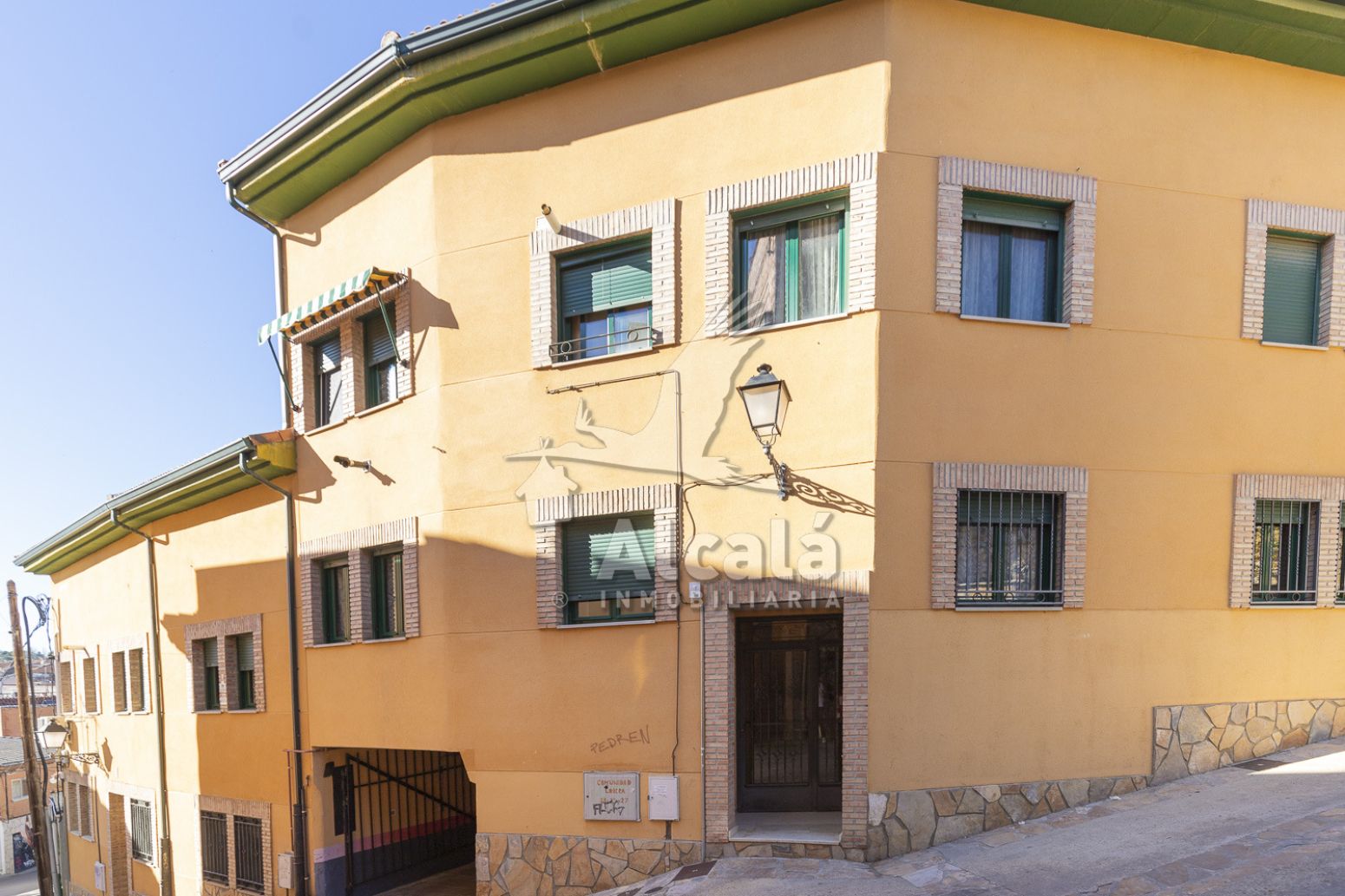 Exterior view of Flat for sale in San Martín de Valdeiglesias  with Air Conditioner and Heating